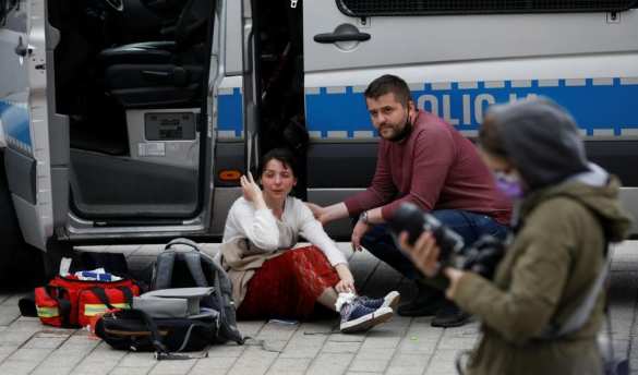 В Польше вспыхнули массовые протесты против карантина, полиция применила спецсредства (ФОТО, ВИДЕО) | Русская весна