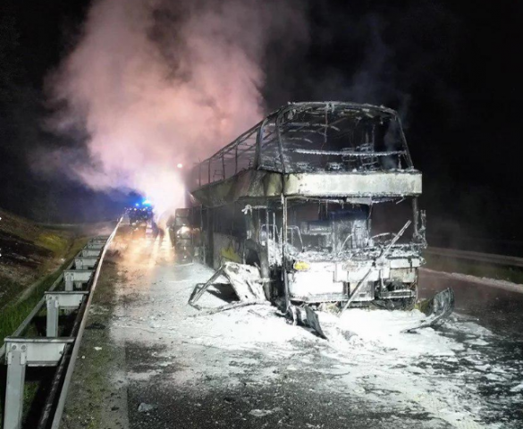 Автобус Киев-Прага дотла сгорел в Польше (ФОТО, ВИДЕО) | Русская весна