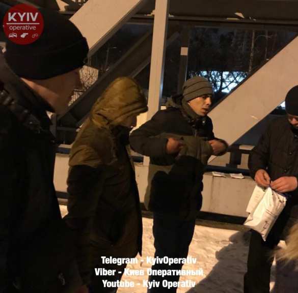 Трое украинцев избили и ограбили поляка на вокзале в Киеве (ФОТО) | Русская весна