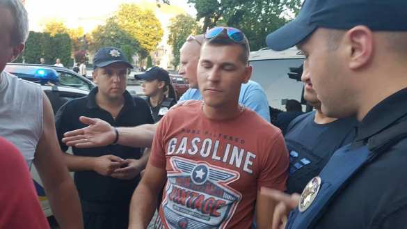 «Требовали курв»: Поляки бьют украинцев уже во Львове (ФОТО) | Русская весна