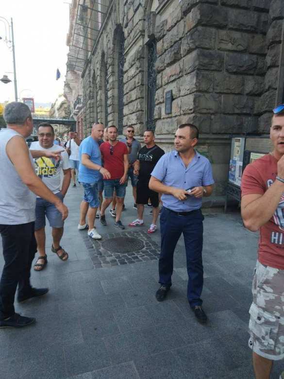 «Требовали курв»: Поляки бьют украинцев уже во Львове (ФОТО) | Русская весна