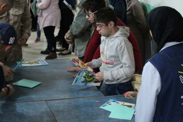 Трогательные кадры: Российские военные с подаркам из Чечни посетили детей-инвалидов в Алеппо (ФОТО, ВИДЕО) | Русская весна