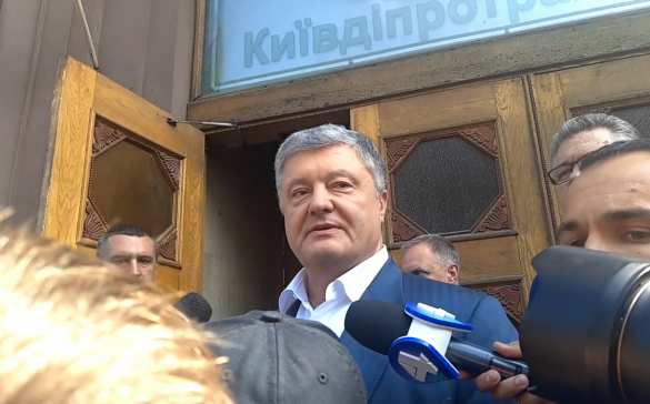 Порошенко отказался прибыть на допрос, его перенесли — но экс-президент внезапно явился (+ФОТО, ВИДЕО) | Русская весна