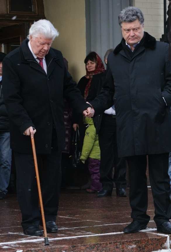 Запредельный цинизм Порошенко: Если бы вы знали, какое это счастье, что мой папа рядом (ФОТО) | Русская весна