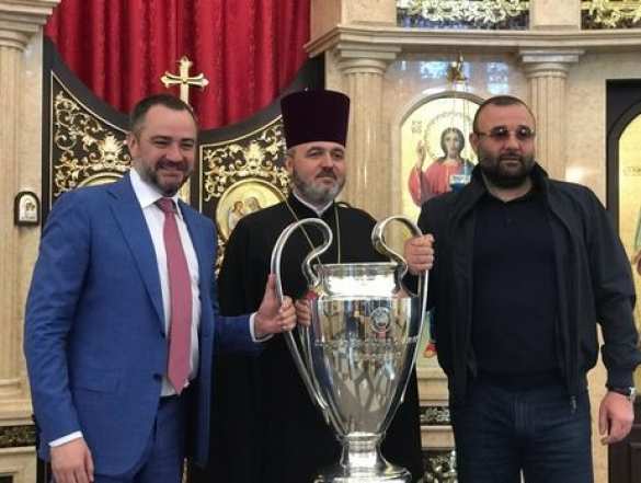 Порошенко в компании криминального «авторитета» побывал на молебне Епифания (ФОТО, ВИДЕО) | Русская весна