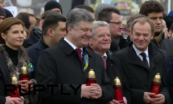 Пока участники памятных мероприятий ритуально оплакивали «небесную сотню», Порошенко давился от хохота (ВИДЕО) | Русская весна