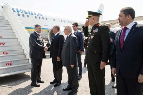 Эрдоган встретился с Порошенко в аэропорту Стамбула (ФОТО, ВИДЕО) | Русская весна