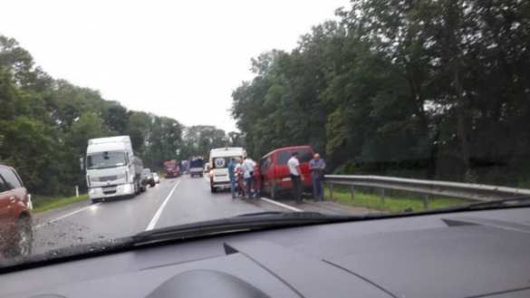 Посол Швейцарии устроил тройное ДТП подо Львовом (ФОТО, ВИДЕО) | Русская весна