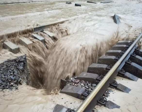 Прервано железнодорожное сообщение с Сочи (ФОТО, ВИДЕО) | Русская весна