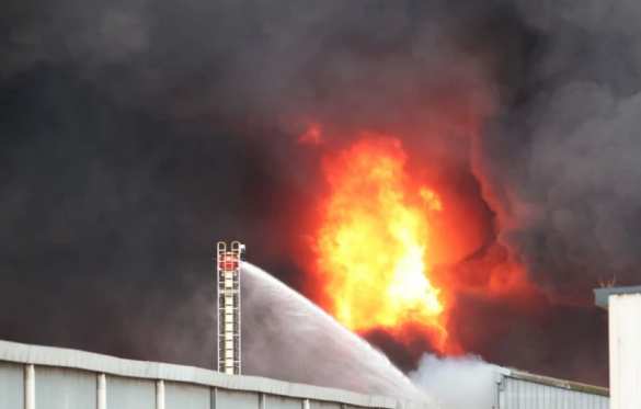 Клубы едкого дыма: в Австралии горит химический завод (ФОТО, ВИДЕО) | Русская весна