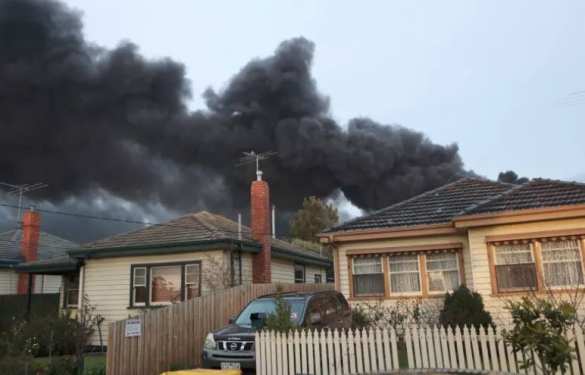 Клубы едкого дыма: в Австралии горит химический завод (ФОТО, ВИДЕО) | Русская весна