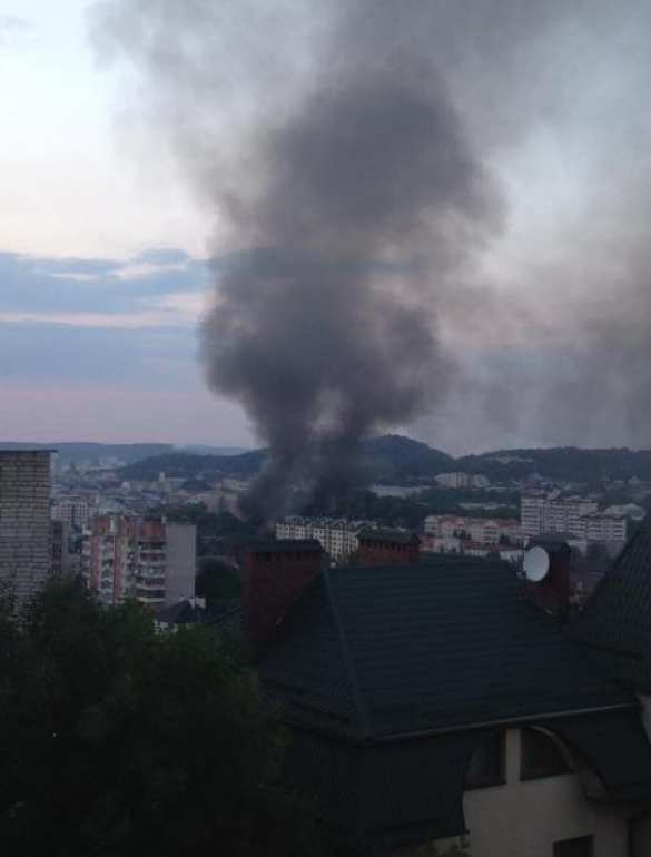 Во Львове горит воинская часть: центр города в дыму (ФОТО, ВИДЕО) | Русская весна