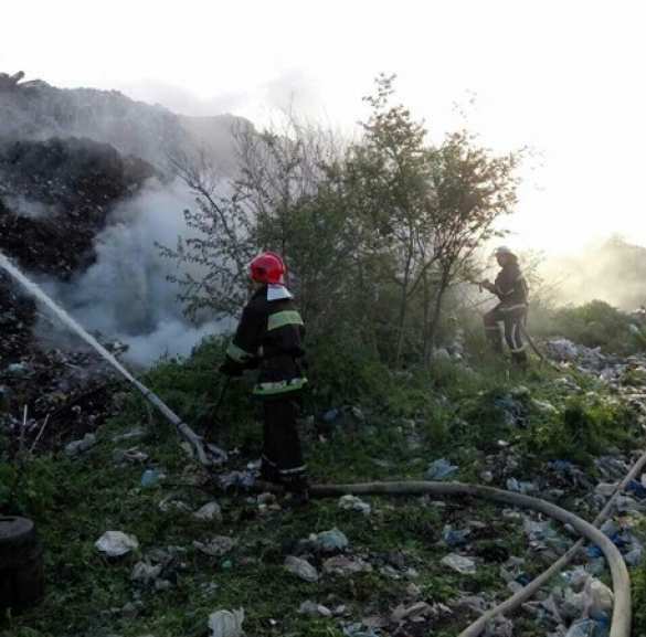 Львов, Харьков, далее везде: мусорный полигон горит возле Ровно (ФОТО) | Русская весна