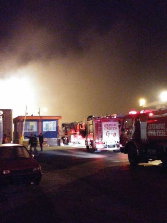 Грузовик с украинскими номерами взорвался в Стамбуле (ФОТО+ВИДЕО) | Русская весна