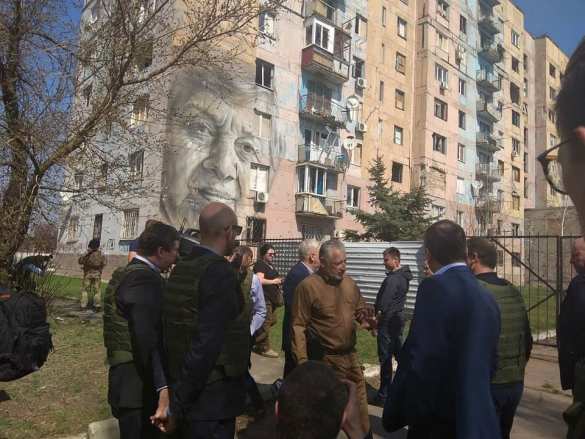 Премьер Литвы приехал в оккупированную Авдеевку (ФОТО) | Русская весна