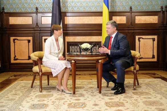 Порошенко обрадовался, что смог заманить президента Эстонии на Донбасс (ФОТО, ВИДЕО) | Русская весна