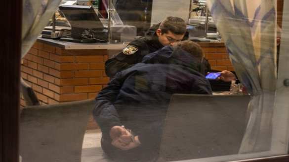 В Киеве произошла массовая драка со стрельбой, есть раненые (ФОТО, ВИДЕО) | Русская весна