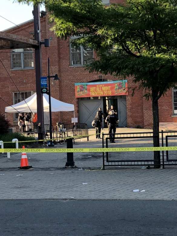 В Штатах на арт-выставке произошла стрельба, пострадали десятки человек (ФОТО, ВИДЕО) | Русская весна