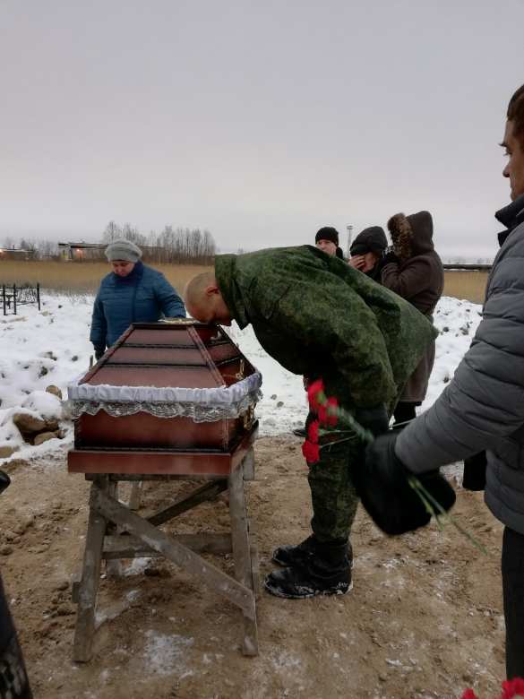 В Северодвинске похоронили убитого в львовской колонии добровольца Валерия Иванова (ФОТО) | Русская весна