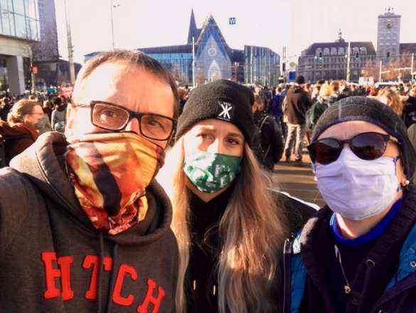 Германия вышла на улицы: люди выступают против новых коронавирусных ограничений (ФОТО, ВИДЕО) | Русская весна