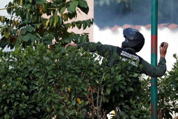 В Венесуэле идут протесты: сожгли статую Чавеса, есть жертвы (ФОТО, ВИДЕО) | Русская весна