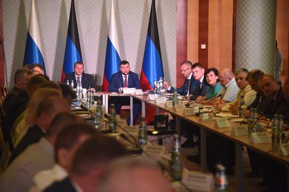 Республика подошла к новому этапу своего развития, — глава ДНР (ФОТО) | Русская весна