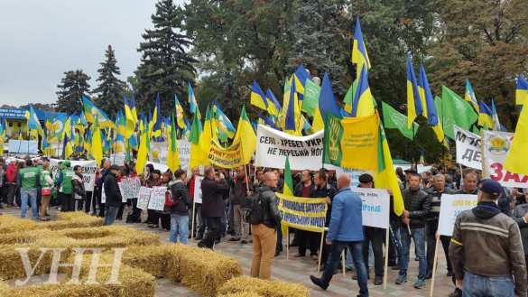 У Верховной рады бастуют аграрии (+ВИДЕО, ФОТО) | Русская весна