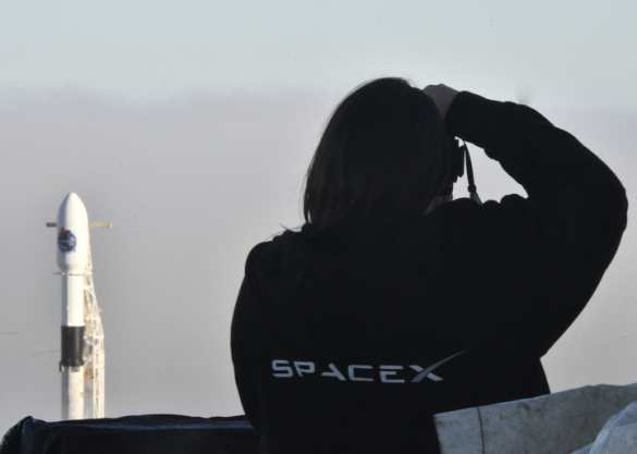 Первая ступень ракеты Falcon 9 впервые вернулась на космодром (ФОТО, ВИДЕО) | Русская весна