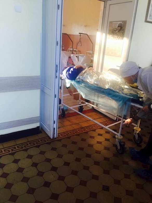 «Вереница скорых»: В киевский военный госпиталь привезли тяжелораненых «всушников» (ФОТО) | Русская весна