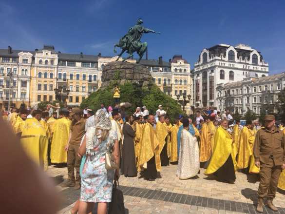 «Церковь Порошенко» провела свой первый крестный ход в Киеве (+ФОТО, ВИДЕО) | Русская весна