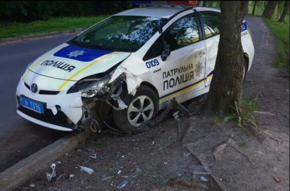 Это Украина: За время работы Национальной полиции разбита половина автопарка (ФОТО) | Русская весна