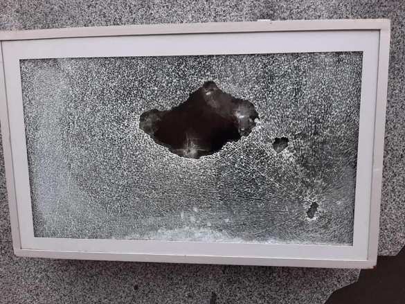 В Полтаве «российский оккупант» прострелил «живой» памятник «АТОшникам» (ФОТО, ВИДЕО) | Русская весна