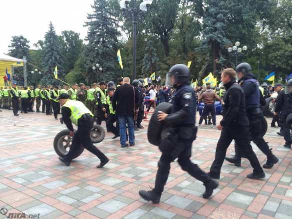 Полиция прогнала митингующих автомобилистов из-под Рады (ФОТО, ВИДЕО) | Русская весна