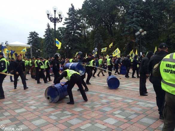 Полиция прогнала митингующих автомобилистов из-под Рады (ФОТО, ВИДЕО) | Русская весна