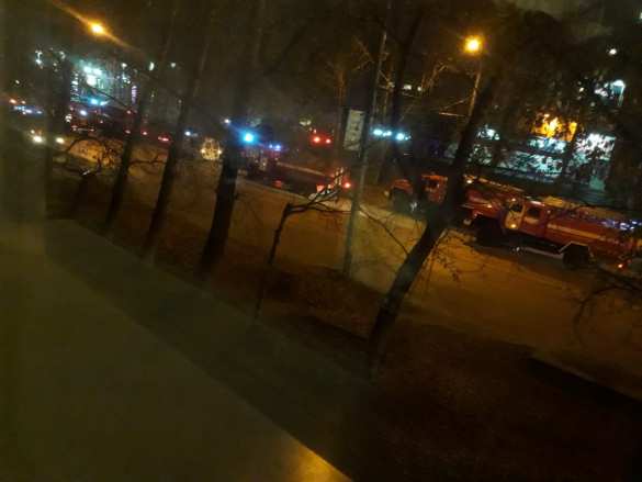 В развлекательном центре Томска вспыхнул пожар (ФОТО, ВИДЕО) | Русская весна