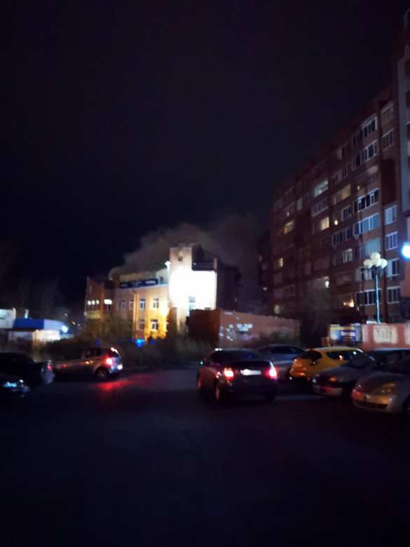 В развлекательном центре Томска вспыхнул пожар (ФОТО, ВИДЕО) | Русская весна
