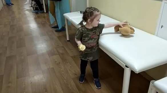 Наигралась и выбросила: украинка оставила дочь в московской поликлинике (ФОТО, ВИДЕО) | Русская весна