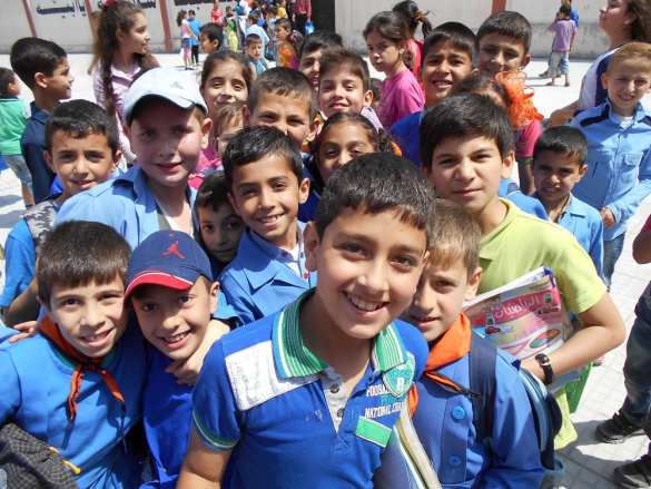 Российские военные привезли сладости и продукты детям Латакии — эксклюзив «Русской Весны» (ФОТО) | Русская весна