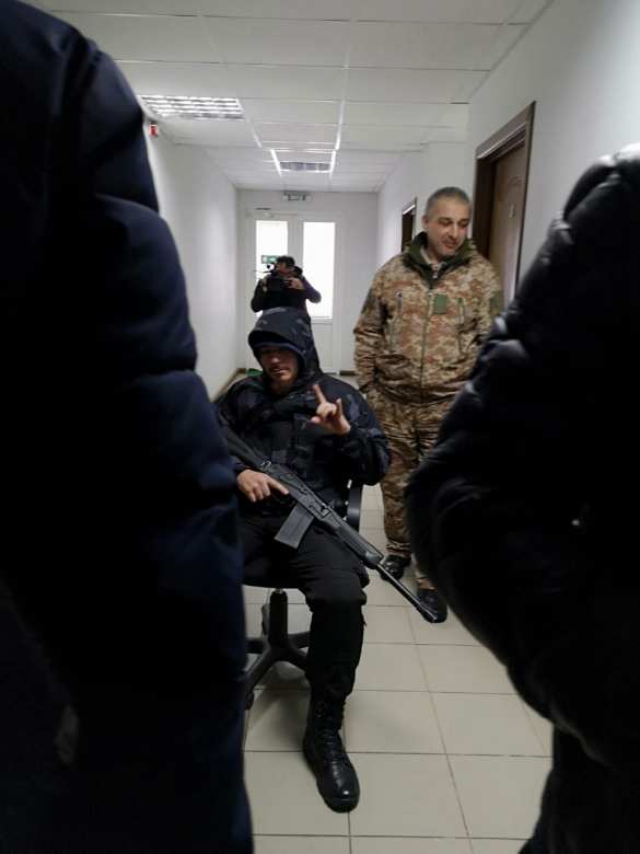 Рейдерский захват в Киеве закончился кровавым побоищем (ФОТО) | Русская весна