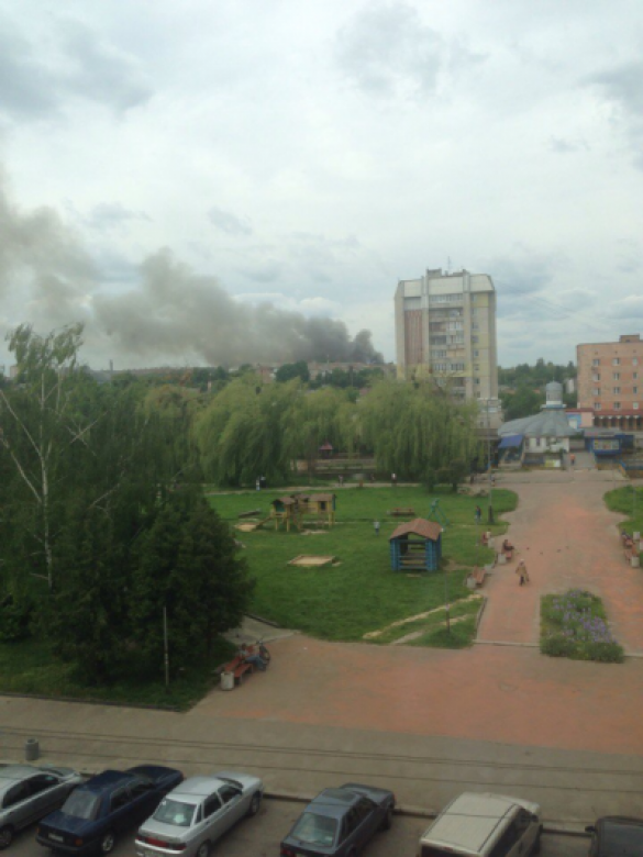 В Ровно горит воинская часть (ФОТО) | Русская весна