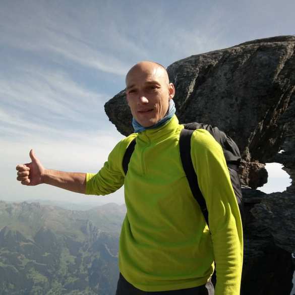 В горах погиб руфер, раскрасивший московскую звезду в желто-голубой | Русская весна