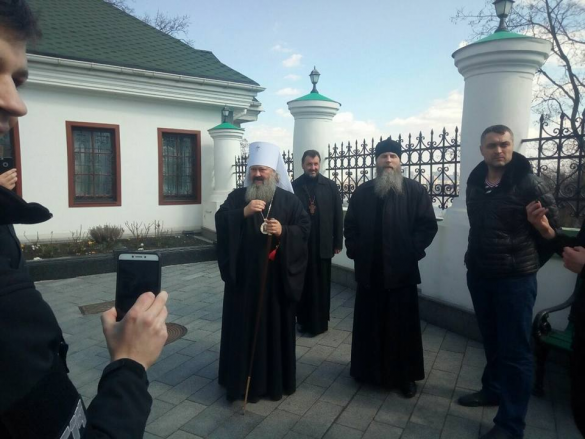 Украинские неонацисты ворвались в Киево-Печерскую лавру (ФОТО, ВИДЕО) | Русская весна