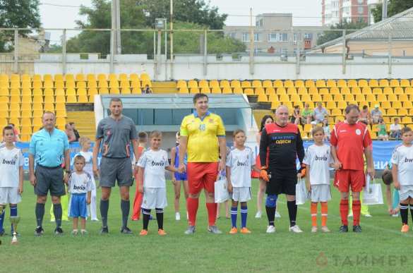 Спортивный модник Саакашвили сыграл в футбол с журналистами (ФОТО) | Русская весна