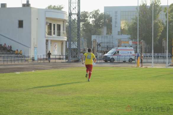 Спортивный модник Саакашвили сыграл в футбол с журналистами (ФОТО) | Русская весна