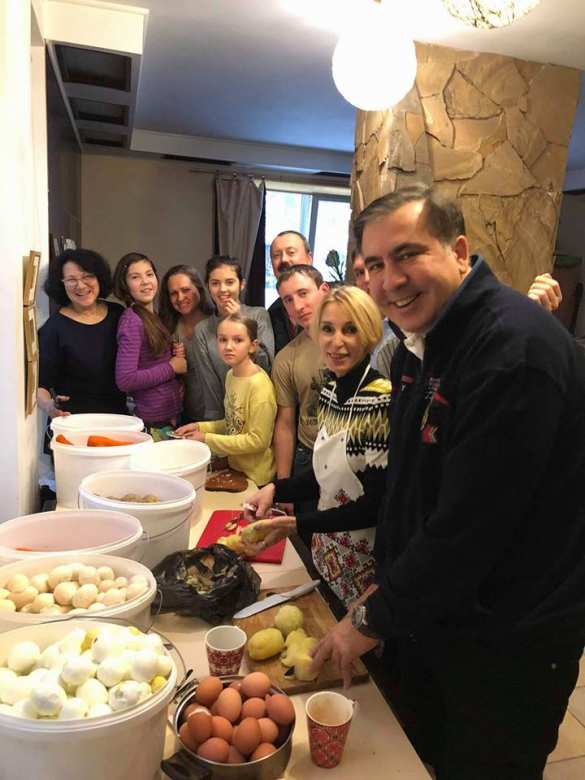 Марша за импичмент не будет, Саакашвили увели резать «Оливье» (ФОТО) | Русская весна