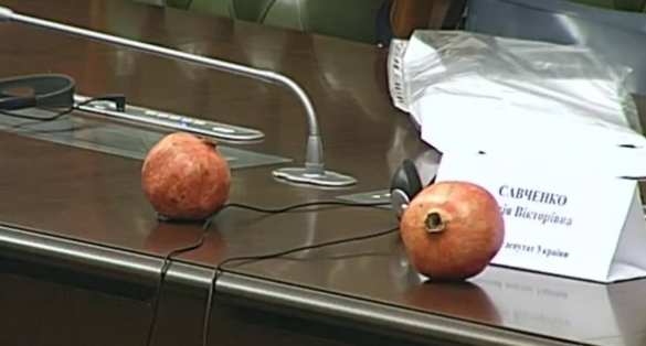 Савченко достала гранаты в Раде (+ВИДЕО, ФОТО) | Русская весна