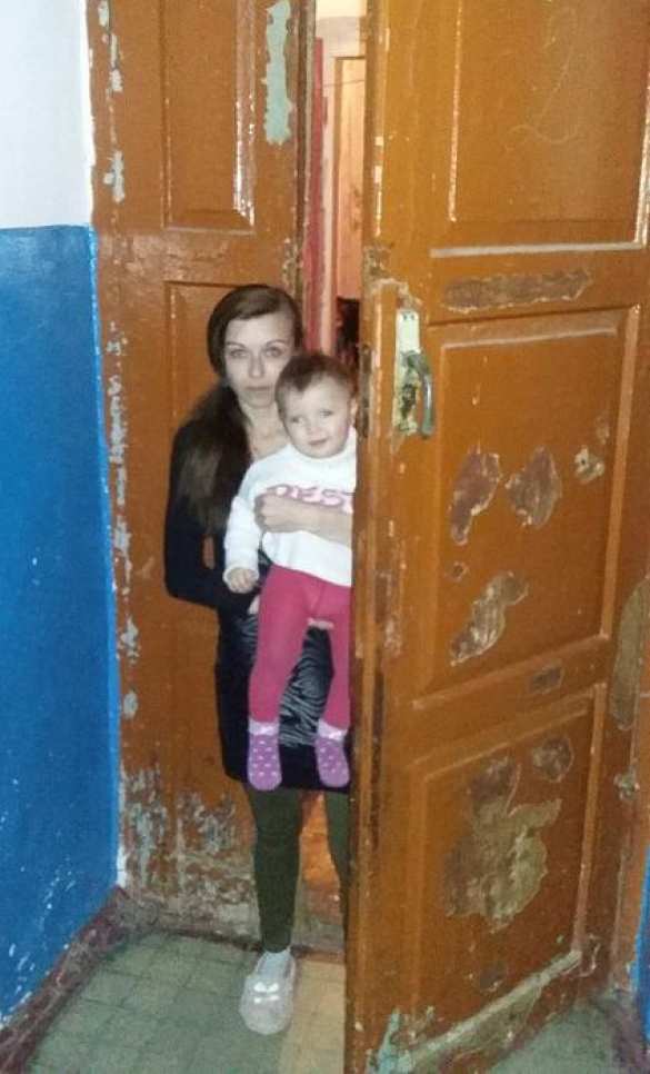 «Киборг» — в плену, а семья прозябает в нищете: Минобороны не платит деньги его жене и трем детям | Русская весна