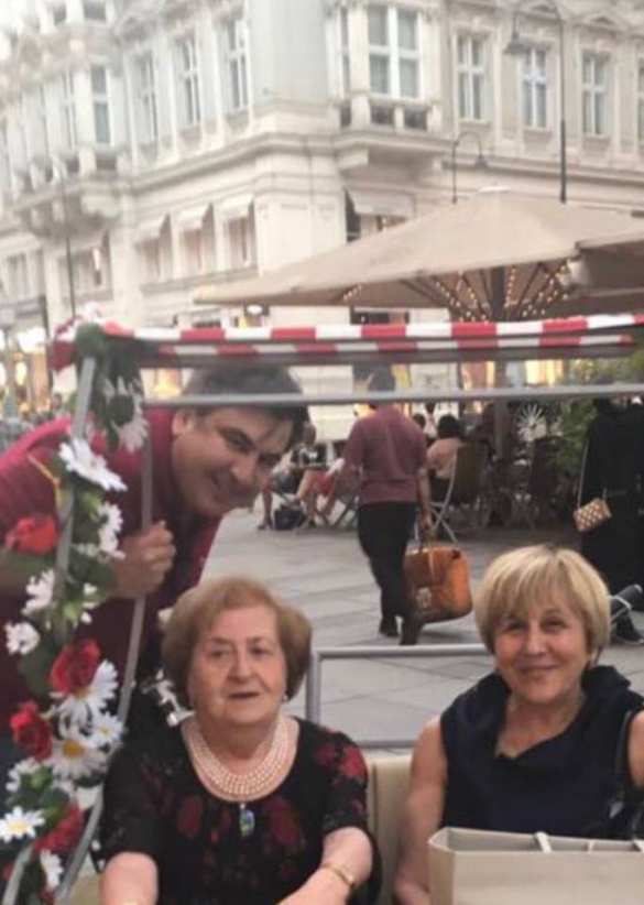 В Грузии умерла знаменитая бабушка Саакашвили | Русская весна