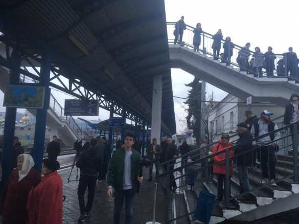 МОЛНИЯ: Поезд из Петербурга прибыл на вокзал Севастополя (ФОТО, ВИДЕО) | Русская весна