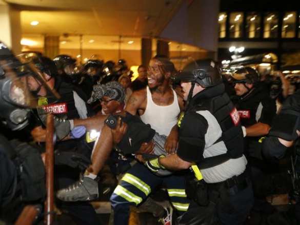 Чрезвычайное положение в Северной Каролине: столкновения населения с полицией, введена Нацгвардия (ФОТО, ВИДЕО) | Русская весна